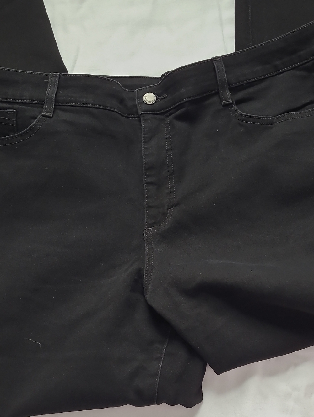 Classic Black Stretch Jeans - Bandolino